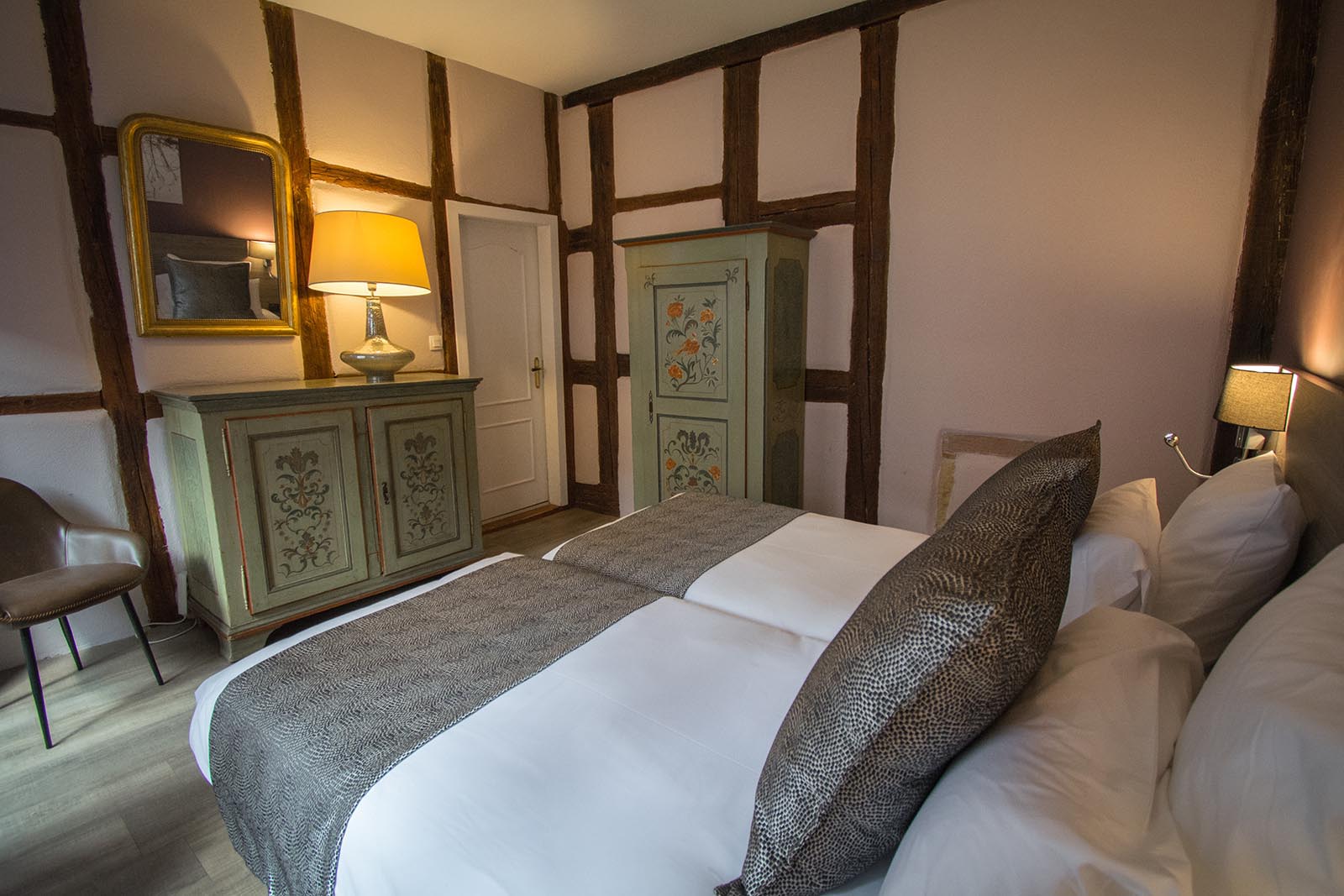 Hotel La Couronne in Riquewihr, ein charmantes Hotel an der Elsässer Weinstraße, im Herzen der Weinberge und eines mittelalterlichen Dorfes.