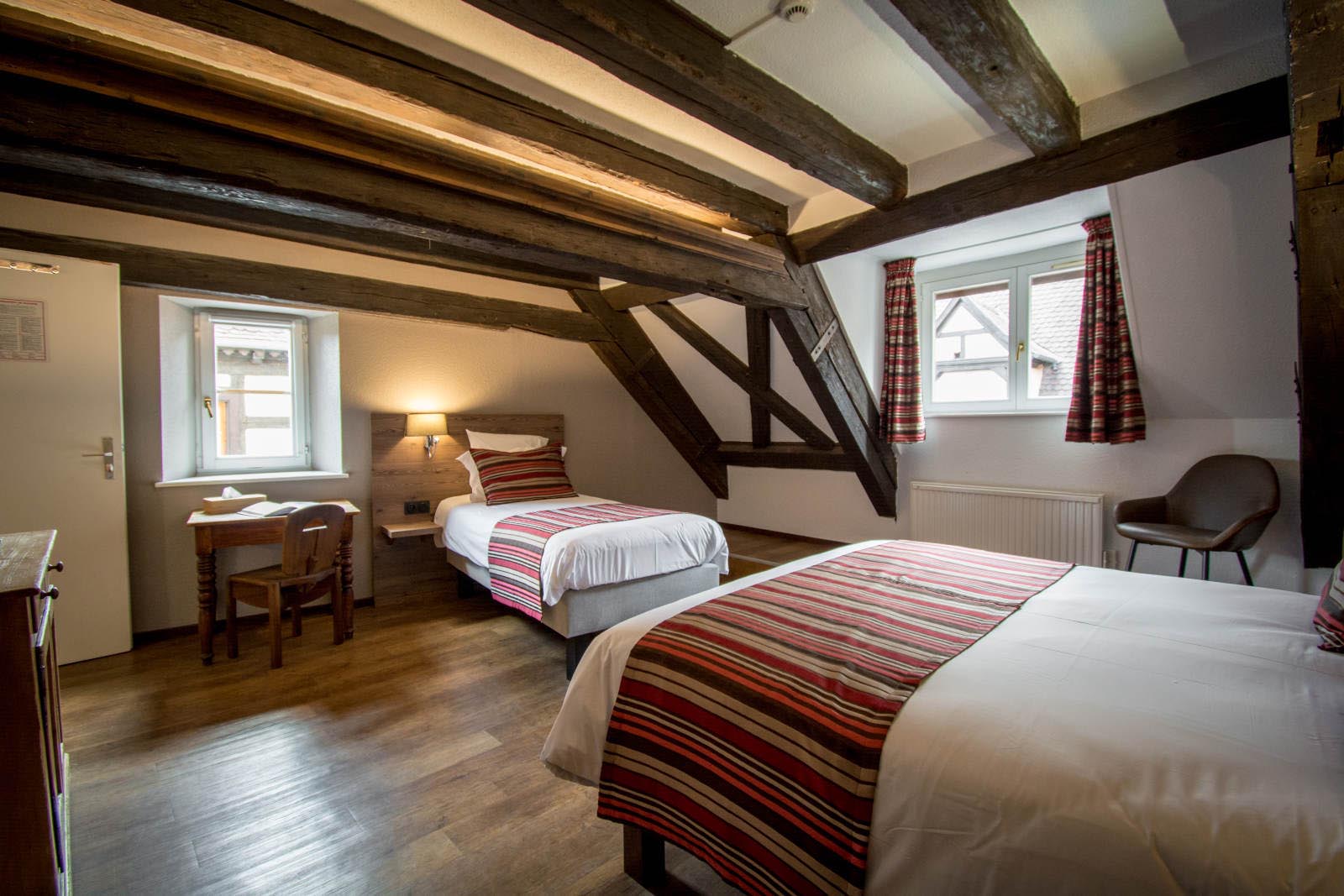 Hotel La Couronne in Riquewihr, ein charmantes Hotel an der Elsässer Weinstraße, im Herzen der Weinberge und eines mittelalterlichen Dorfes.