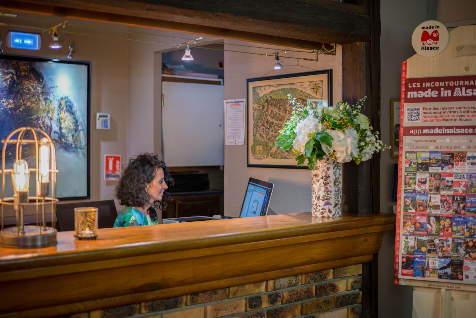 Hôtel La Couronne in Riquewihr : a hotel of charm on the Alsatian wine route, in the heart of the vineyard and a medieval village
