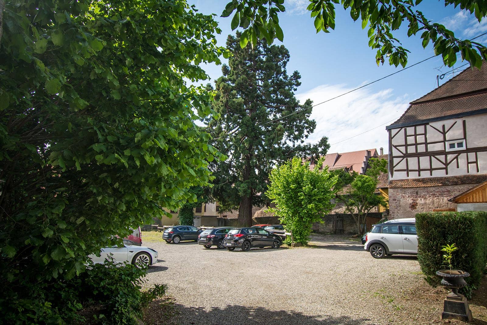 Hôtel La Couronne à Riquewihr, un hôtel de charme sur la route des vins d'Alsace, en plein coeur du vignoble et d'un village médiéval